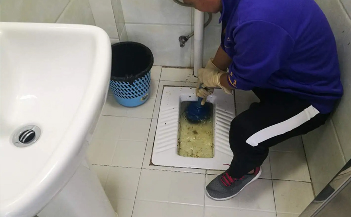 达尔罕茂明安联合疏通蹲坑