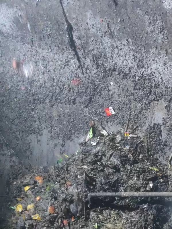 达尔罕茂明安联合污水池清理